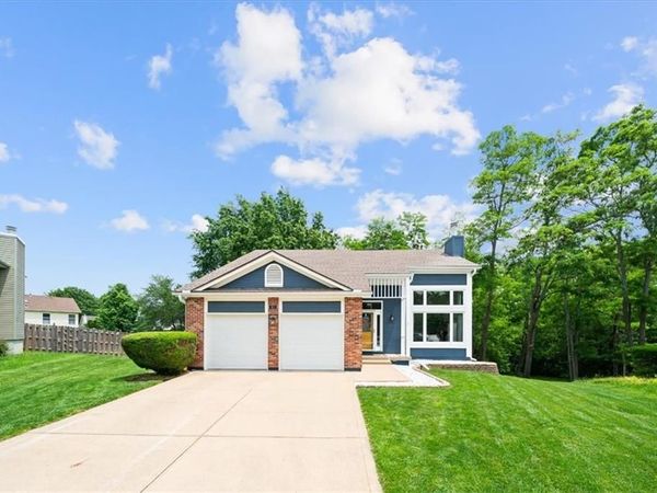 511 SE FRANKLIN Court, Blue Springs, MO 64014