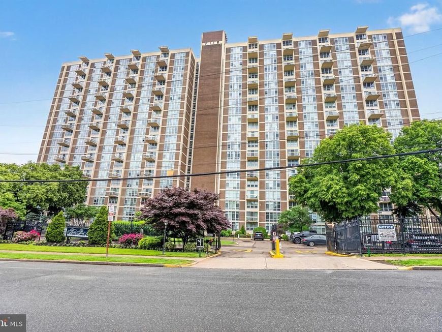 3600 00 Conshohocken Avenue, Unit 911, Philadelphia, PA 19131 Main Photo