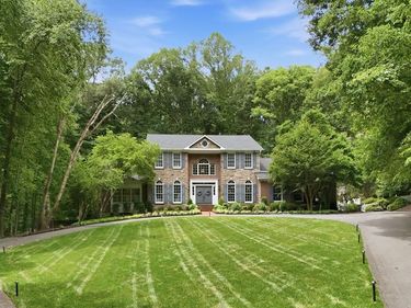 8604 BEAVER POND LANE, FAIRFAX STATION, VA 22039