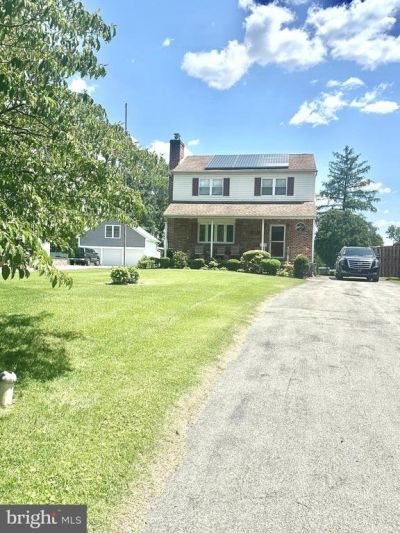 1004 GREEN LANE, SECANE, PA 19018