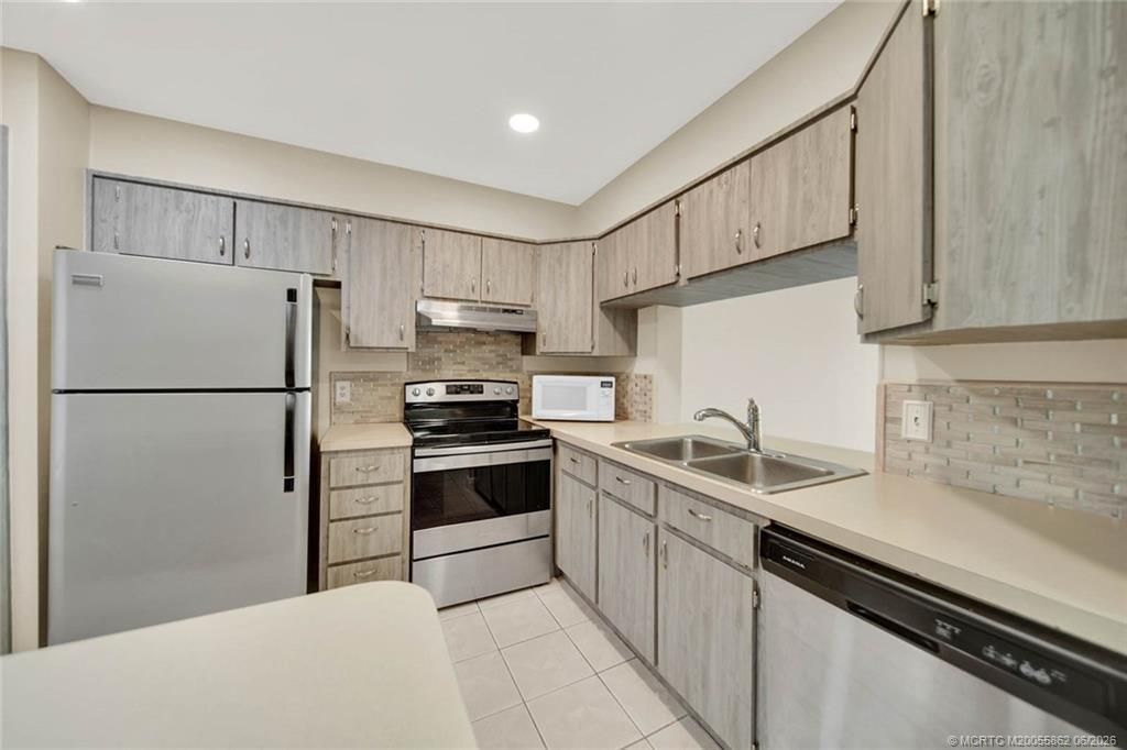 1950 SW Palm City Road, Unit 3-105, Stuart, FL 34994 Photo