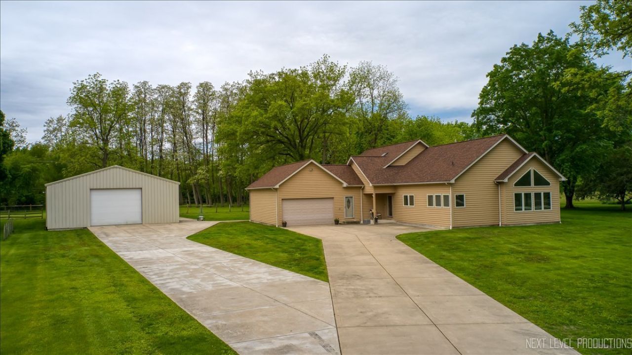 6740 Sundown Lane, Yorkville, IL 60560