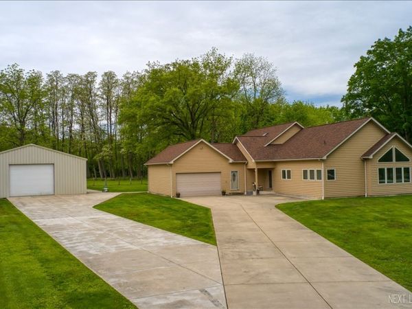 6740 Sundown Lane, Yorkville, IL 60560