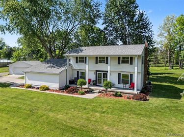 4393 E Cook Road, Grand Blanc Twp, MI 48439