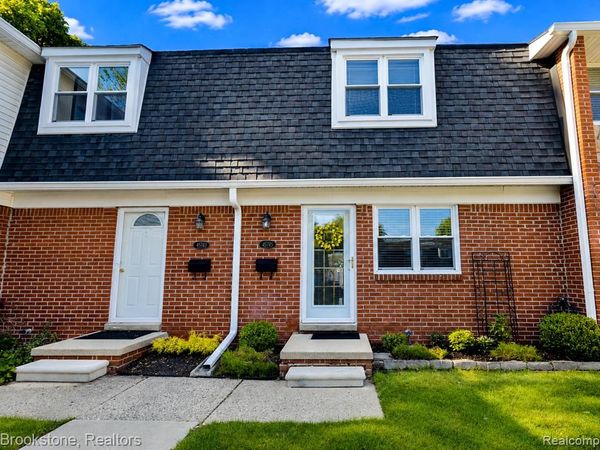 45745 Kensington , Utica, MI 48317
