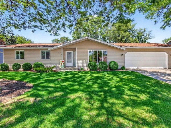 708 YORKSHIRE ROAD, Neenah, WI 54956