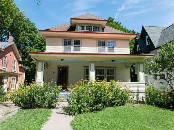 416 S Summit St, Iowa City, IA 52240