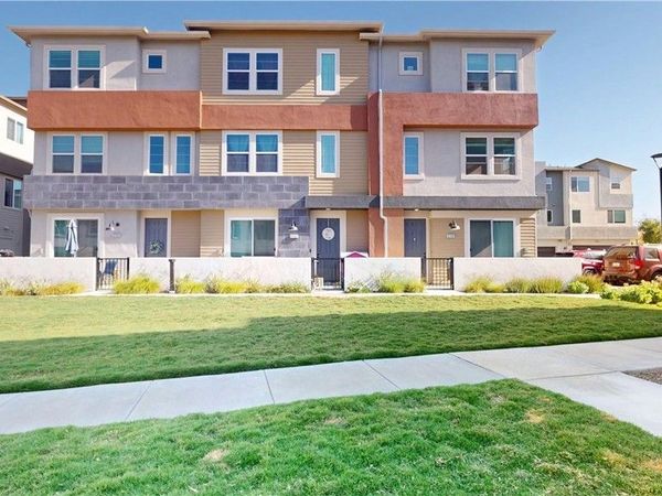 27131 Observation Court , Valencia, CA 91381