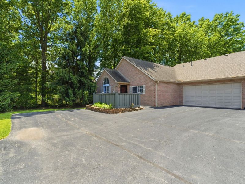 6069 Blendon Chase Drive, Unit 17, Westerville, OH 43081 Photo 2