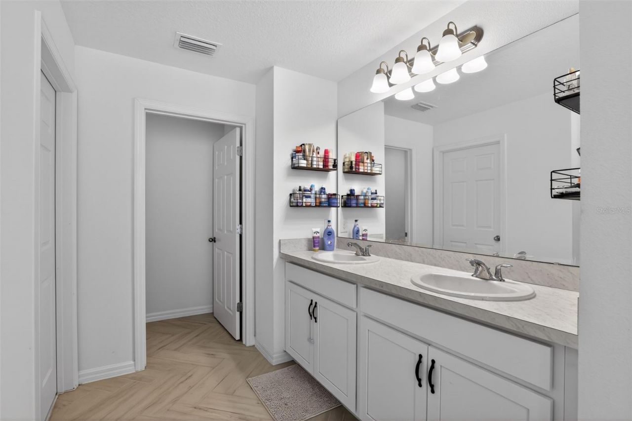 589 Jupiter Beach Road , Groveland, FL 34736 Photo