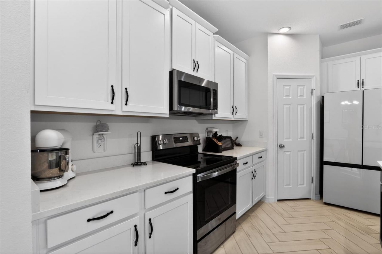 589 Jupiter Beach Road , Groveland, FL 34736 Photo