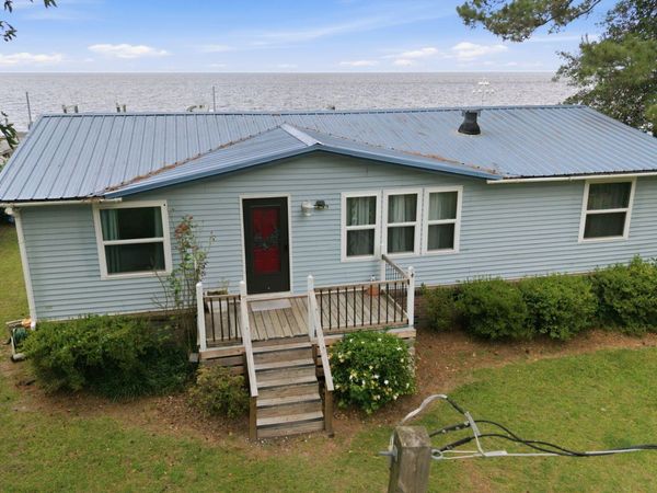 133 Rhodes Haven Drive, Columbia, NC 27925