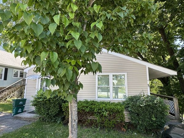 5 Loring St, Worcester, MA 01606