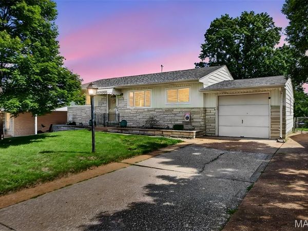 209 Freeman Drive, Mehlville, MO 63129