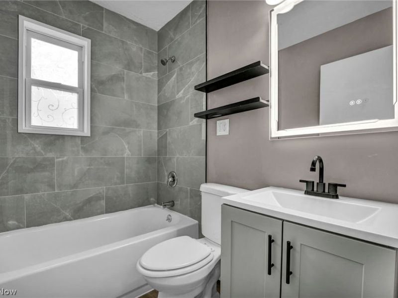 1279 Elmwood Road, Mayfield Heights, OH 44124 Photo 16