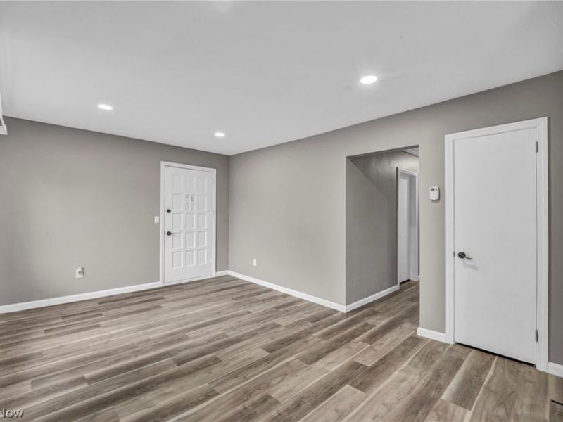 1279 Elmwood Road, Mayfield Heights, OH 44124 Photo 5