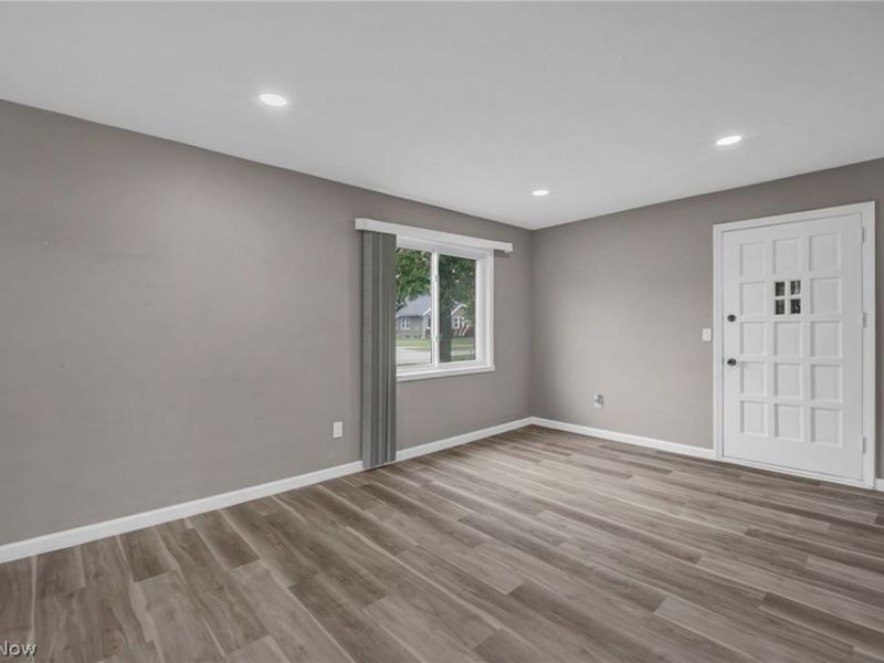 1279 Elmwood Road, Mayfield Heights, OH 44124 Photo 6