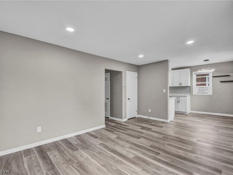 1279 Elmwood Road, Mayfield Heights, OH 44124 Photo 8