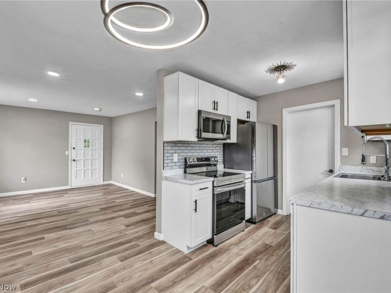 1279 Elmwood Road, Mayfield Heights, OH 44124 Photo 9