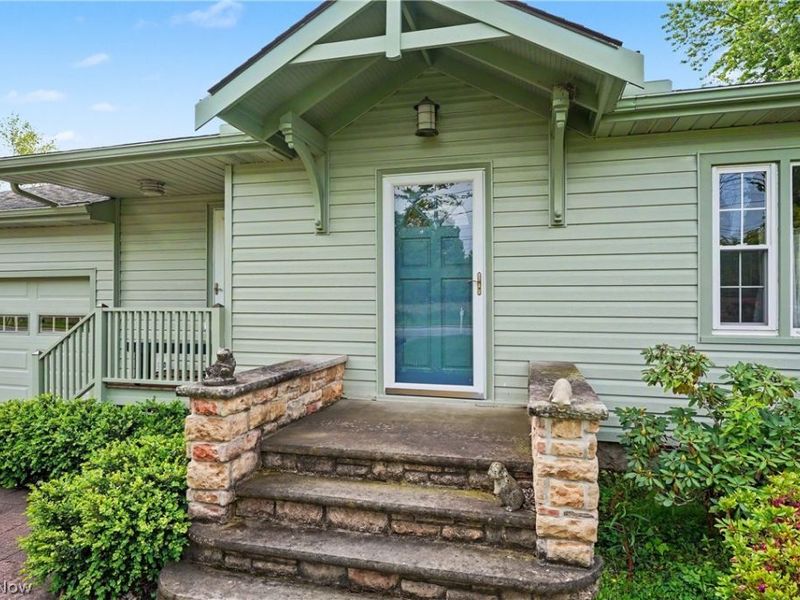 146 Habant Road, Amherst, OH 44001 Photo 2