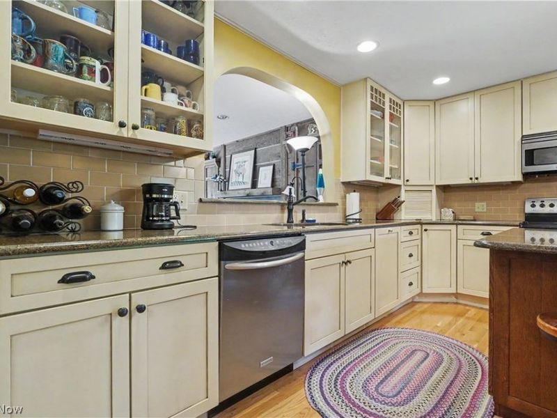146 Habant Road, Amherst, OH 44001 Photo 9