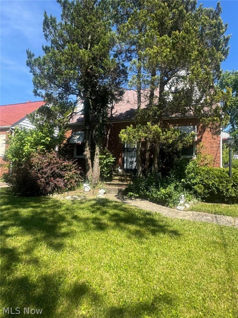 4117 E 154th Street, Cleveland, OH 44128 Main Photo