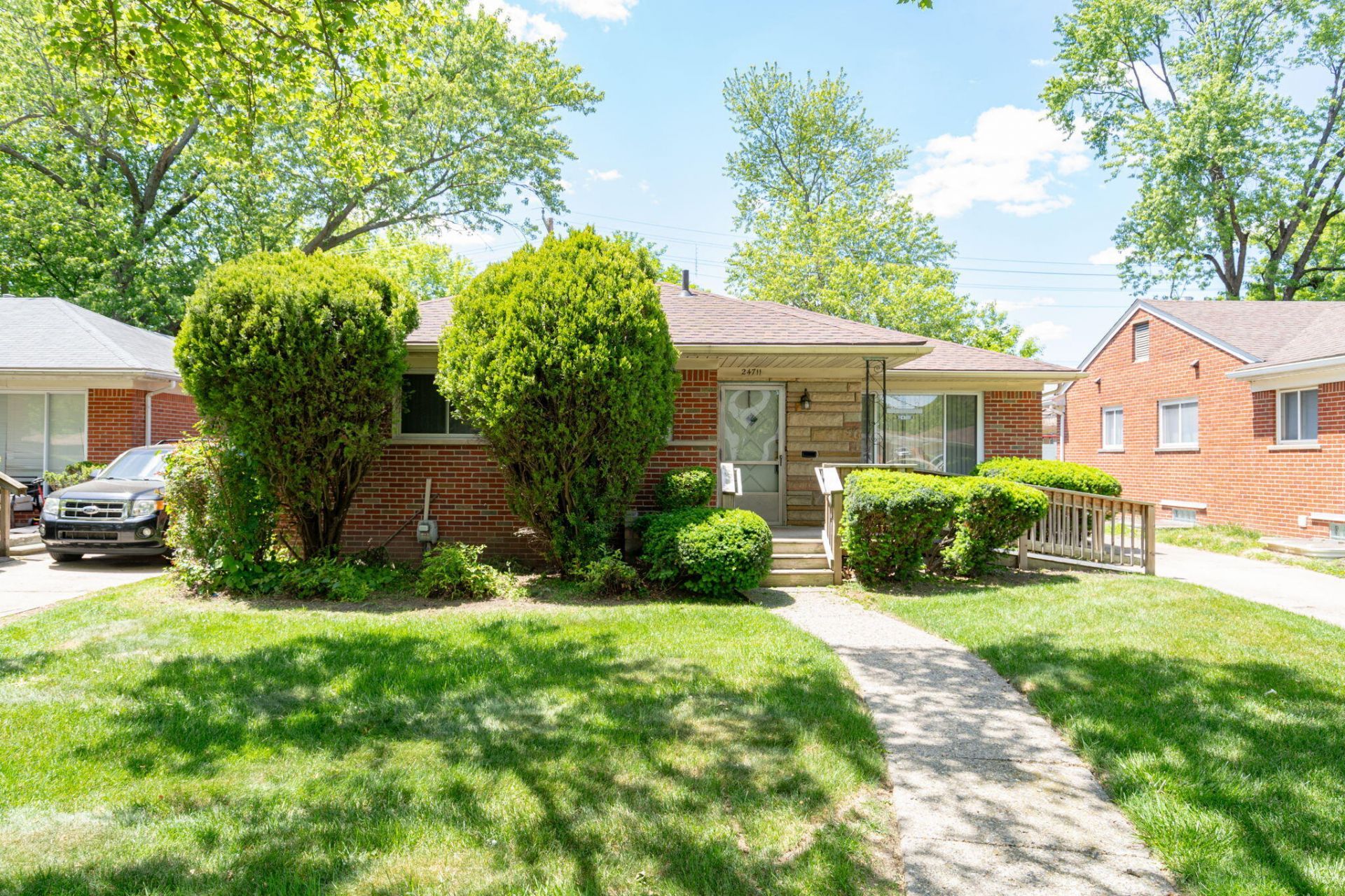 24711 Church Street, Oak Park, MI 48237 Main Photo