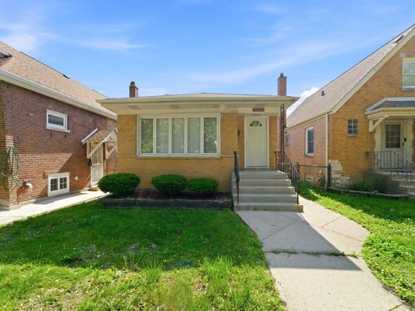 10817 S Avenue G , Chicago, IL 60617