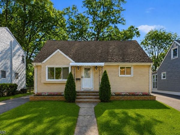 298 Fairway Ave, Belleville, NJ 07109