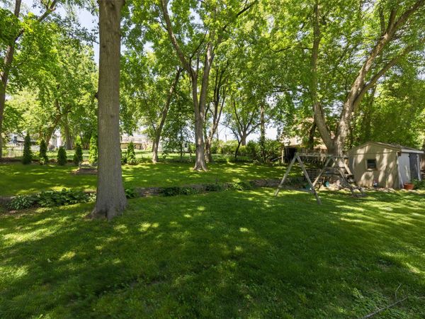 1142 Cummins Parkway, Des Moines, IA 50311