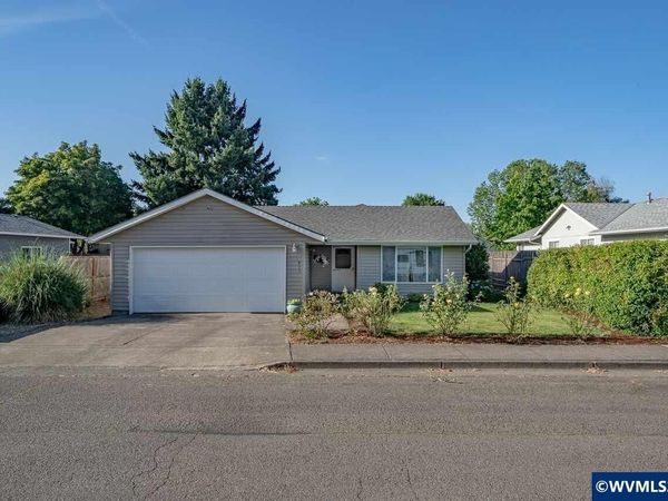 835 Sunflower Ln, Lebanon, OR 97355