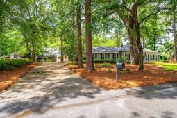 108 President Circle photo 4
