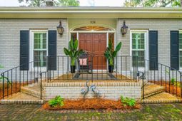 108 President Circle photo 4