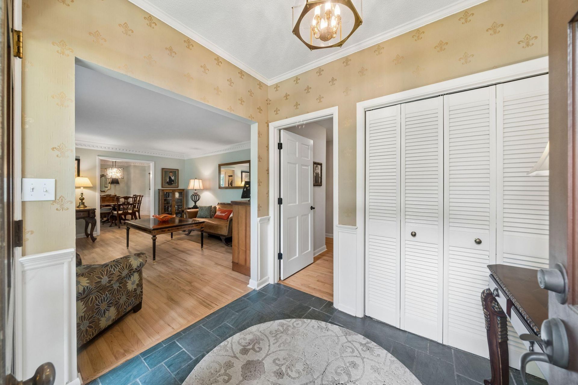 108 President Circle Photo 6