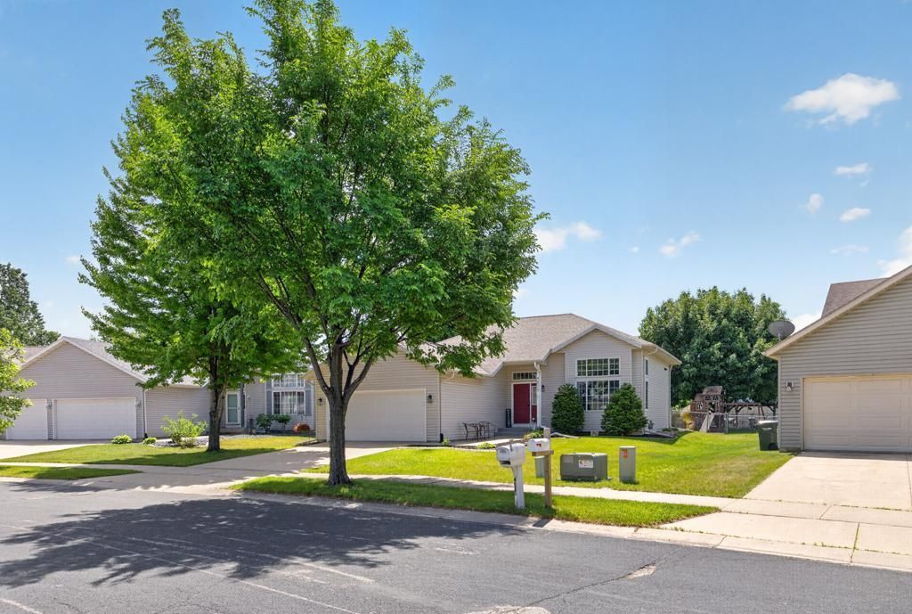 4820 Savannah Drive NW, Rochester, MN 55901