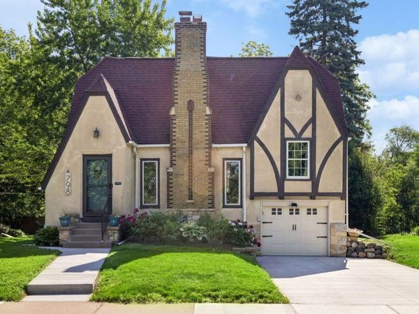 798 Pascal Street N, Saint Paul, MN 55104