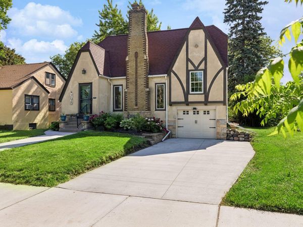 798 Pascal Street N, Saint Paul, MN 55104