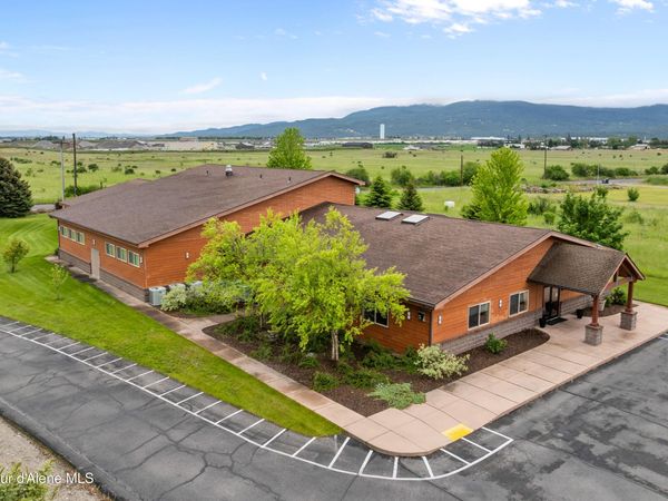 6701 N Idaho Rd , Newman Lake, WA 99025