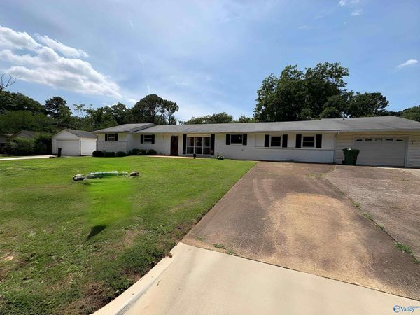 307 Harolds Drive NW, Huntsville, AL 35806