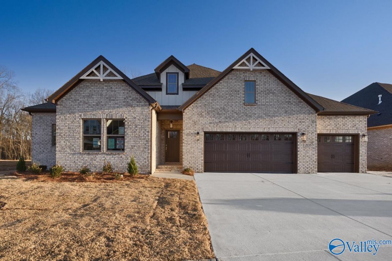 2109 Bloomfell Bend, Huntsville, AL 35802 Main Photo