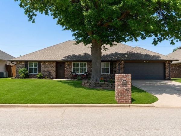 7601 N Ann Arbor Avenue, Oklahoma City, OK 73132