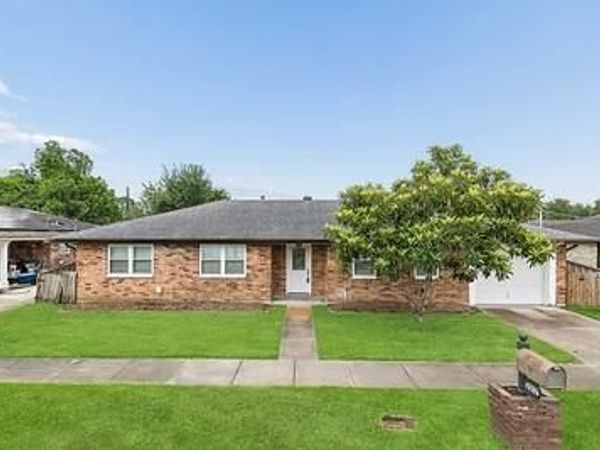2217 BLANCHARD Drive , Chalmette, LA 70043