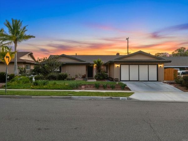 2646 Larchmont Avenue , Santa Ana, CA 92705