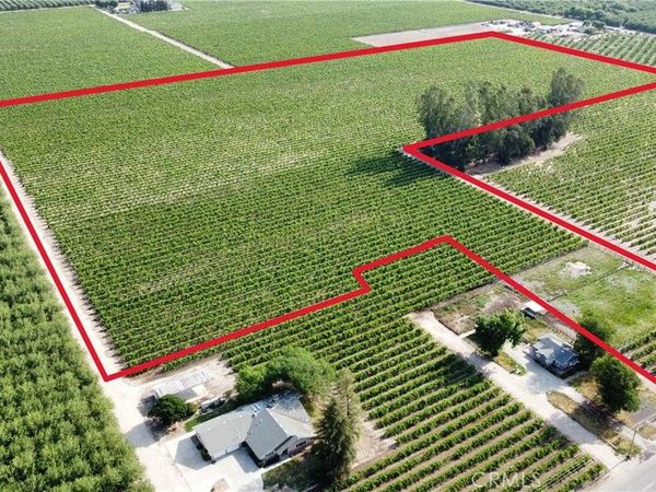 1 W Belmont Ave , Kerman, CA 93630