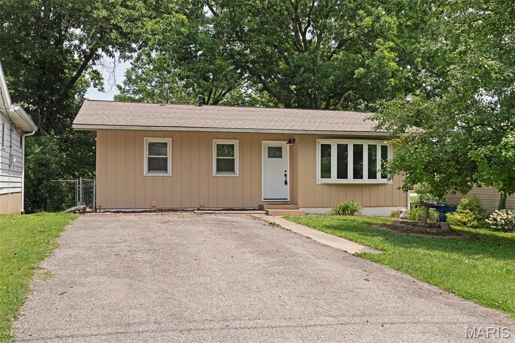 1392 Alice Street , Collinsville, IL 62234 Main Photo
