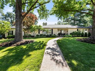 10 Ridge Line Drive Warson Woods, MO 63122