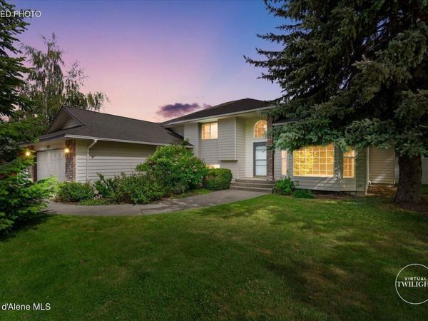 673 E Cloverleaf Dr, Hayden, ID 83835