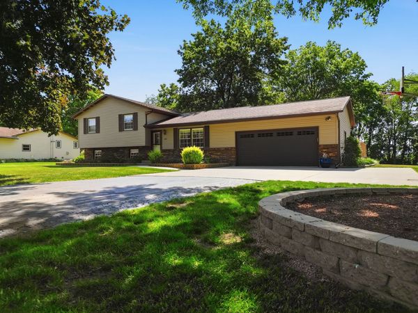 1665 Hill Drive , Dixon, IL 61021