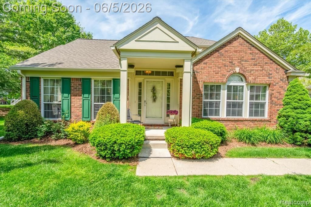 49105 Hawksburry Road, Canton, MI 48188 Main Photo