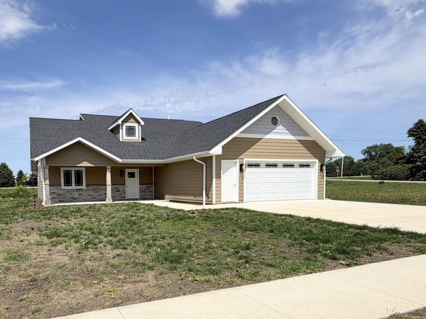 1204 KELVIN RD, Storm Lake, IA 50588